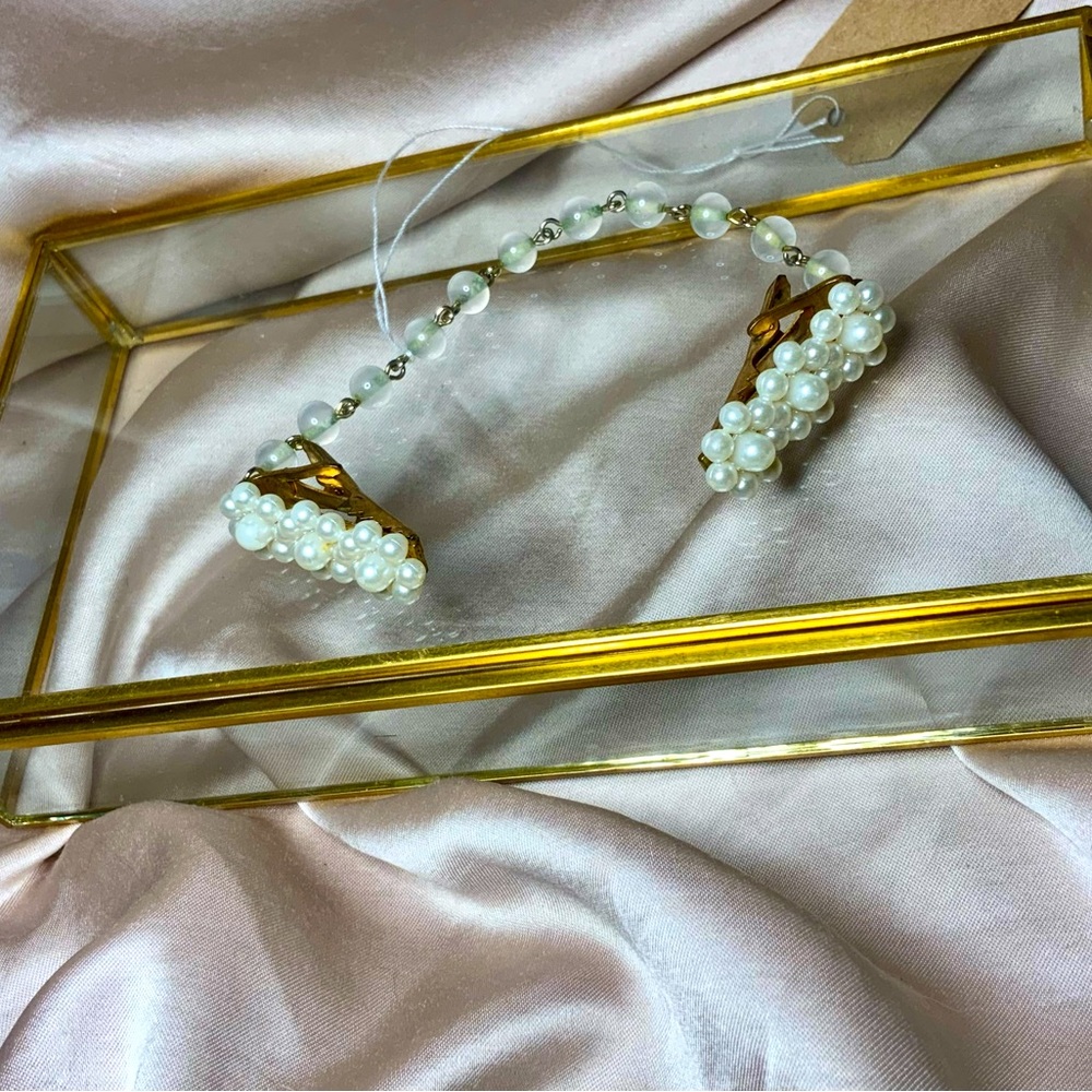 Vintage Pearl Sweater Clip